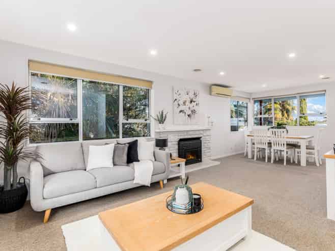 19 Hartford Crescent, Totara Park