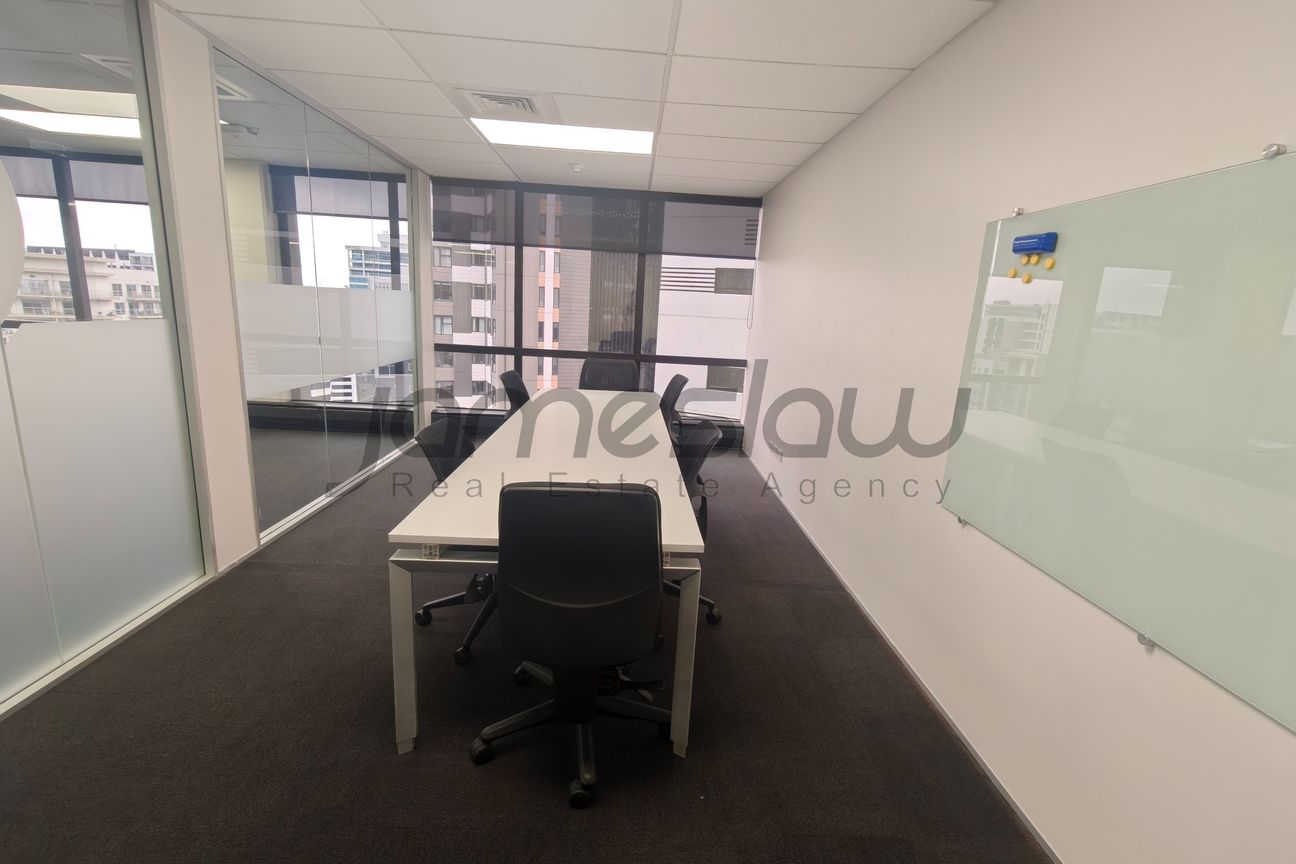 256sqm Modern Office on Symonds Street - Meer