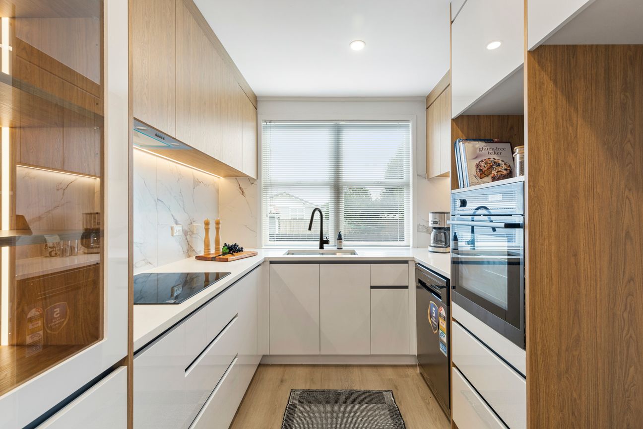 Fully Renovated 4+Study Home with Income Potential - Ansicht 6
