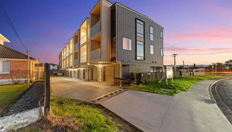 6/4 Toru Street, Te Atatu Peninsula