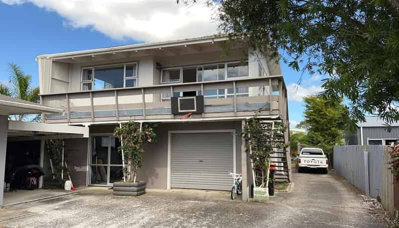 270 (House) Cook Dr, Whitianga