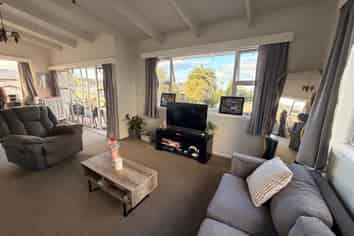 270 (House) Cook Dr, Whitianga