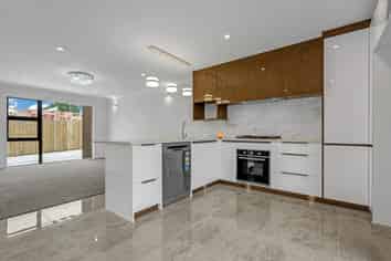 3B Clayton Avenue, Otara