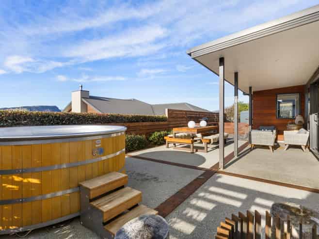 2 Percy Lane, Wanaka