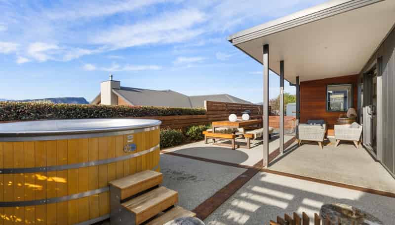2 Percy Lane, Wanaka