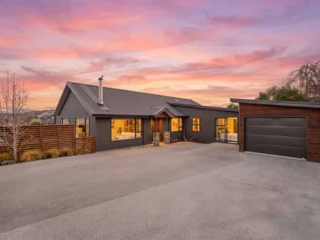 2 Percy Lane, Wanaka