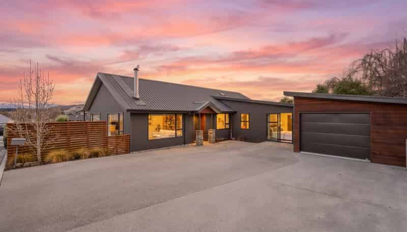 2 Percy Lane, Wanaka