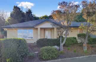 33 Valley Heights, Stepneyville