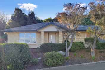 33 Valley Heights, Stepneyville