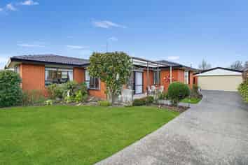 69 Sarabande Avenue, Redwood