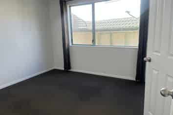 2/7 Marbeth Court, Botany Downs