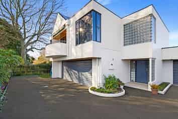 2/4 Bevington Street, Avonhead