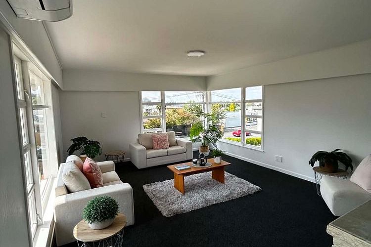 Charming Dinsdale Home with Ample Parking - Aanzicht 3