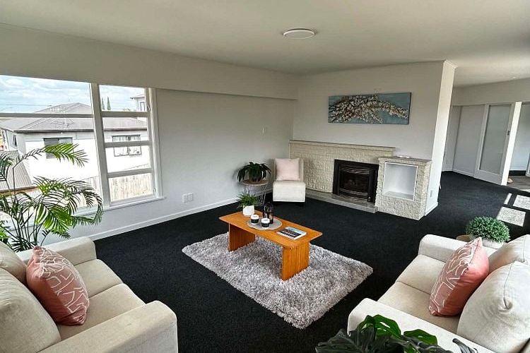 Charming Dinsdale Home with Ample Parking - Aanzicht 2