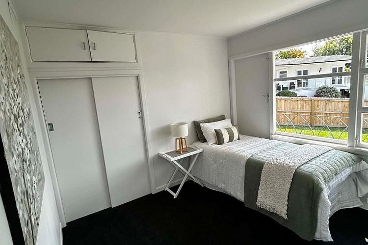 Charming Dinsdale Home with Ample Parking - Aanzicht 6