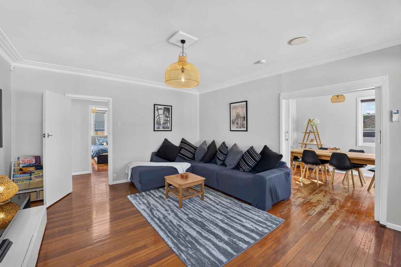 Classic Kiwi Living on 688 m² - Vista 2