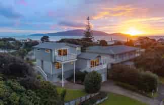 8 Hughes Street, WAIKANAE BEACH