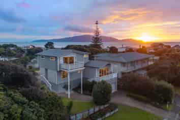 8 Hughes Street, WAIKANAE BEACH