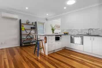 8 Hughes Street, WAIKANAE BEACH