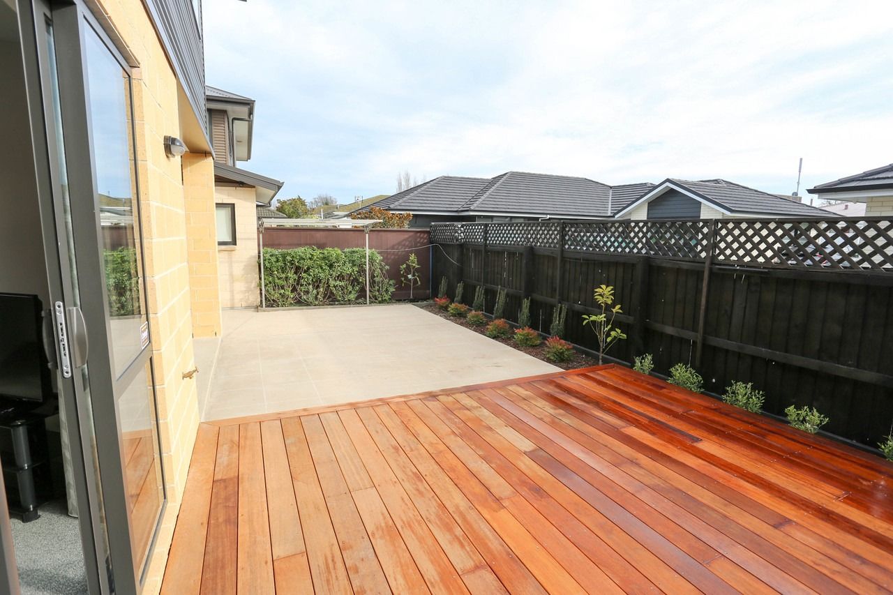 RICCARTON - MODERN 4 BEDROOM + 4 BATHROOMS, MINS WALK TO UC - Aanzicht 2
