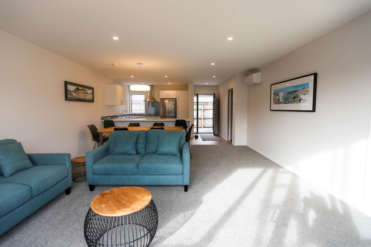 RICCARTON - MODERN 4 BEDROOM + 4 BATHROOMS, MINS WALK TO UC - Meer