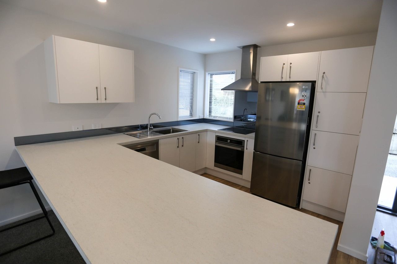 RICCARTON - MODERN 4 BEDROOM + 4 BATHROOMS, MINS WALK TO UC - Aanzicht 3