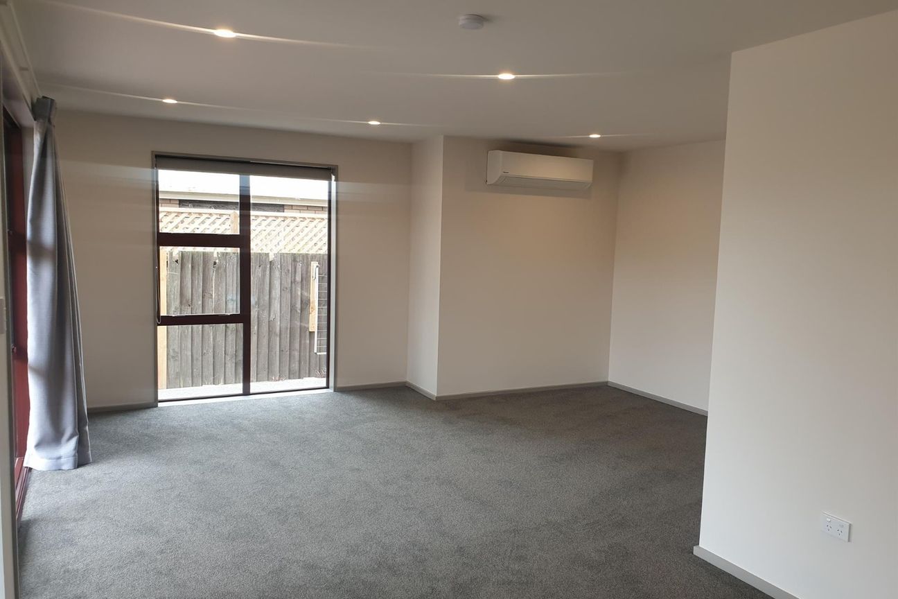 UPPER RICCARTON - 5 BEDROOM, 5 BATHROOM - Aanzicht 6