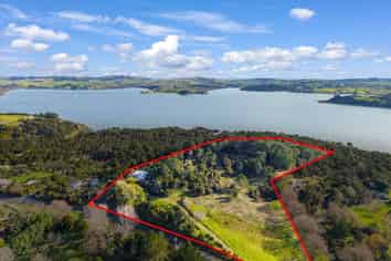438 Pahi Road, Paparoa