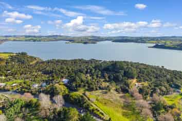 438 Pahi Road, Paparoa