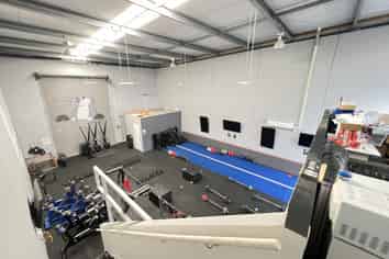 Versatile Albany showroom/industrial