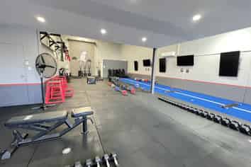 Versatile Albany showroom/industrial