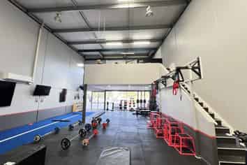 Versatile Albany showroom/industrial