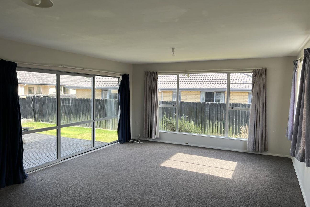 RICCARTON - 7 BEDROOMS, 3 BATHROOMS, GARDENER INCLUDED - Vista 4