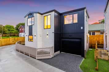 32A Grande Vue Road, Hillpark