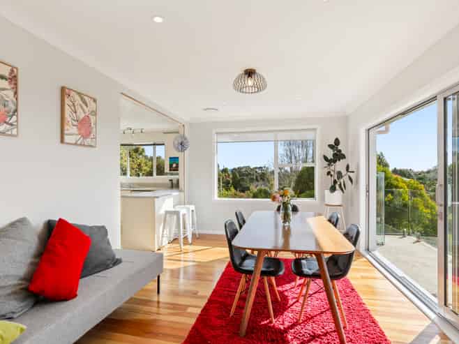 6 Fairmount Road, Titirangi