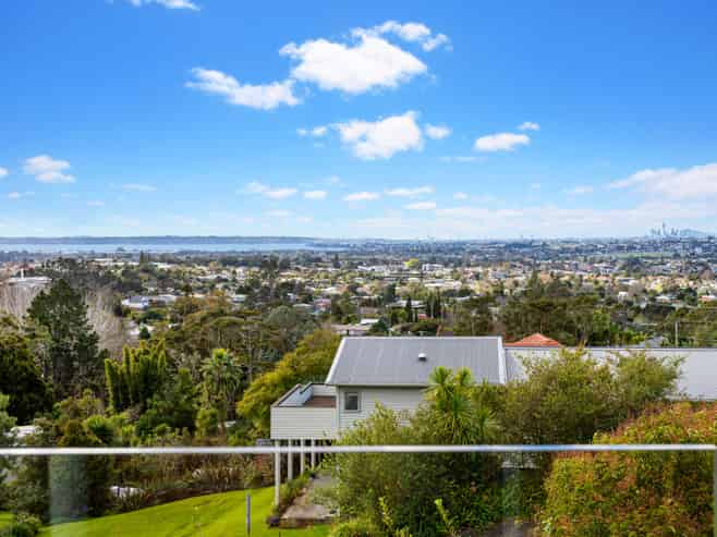 6 Fairmount Road, Titirangi