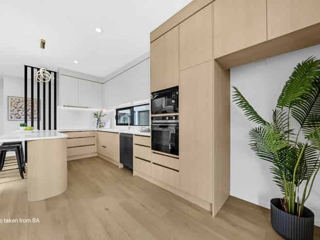 8A-8E  Hattaway Avenue, Bucklands Beach