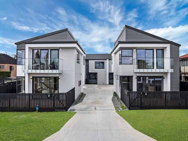 8A-8E  Hattaway Avenue, Bucklands Beach