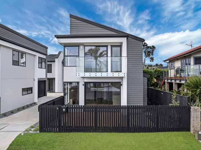 8E  Hattaway Avenue, Bucklands Beach