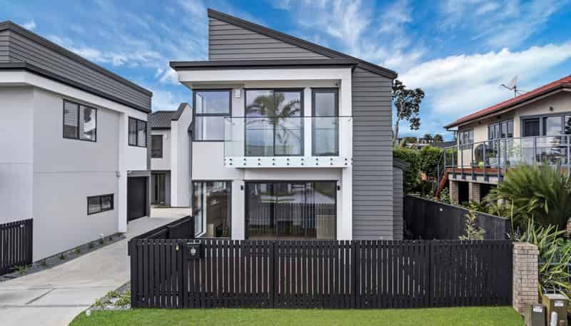 8E  Hattaway Avenue, Bucklands Beach