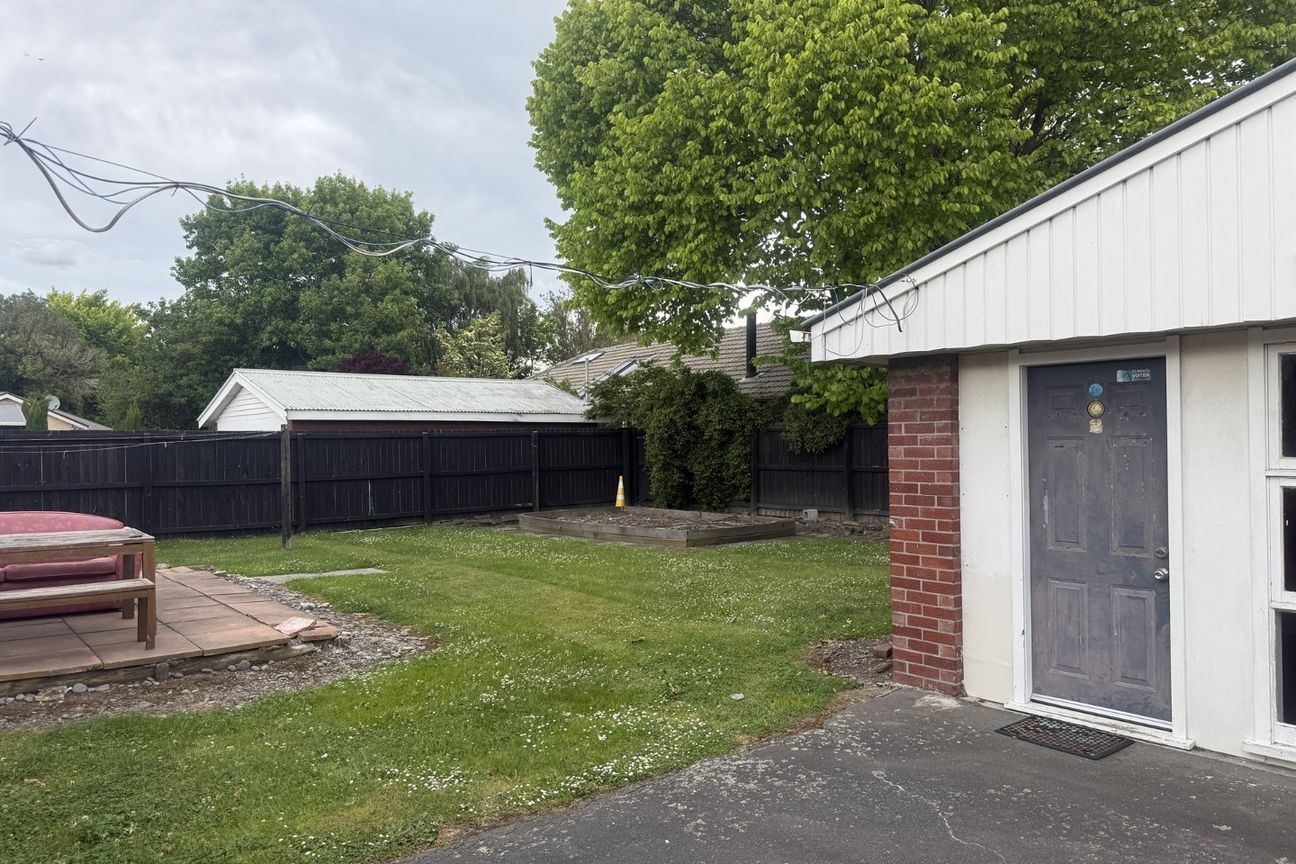 ILAM - 7 BEDROOM, 2 BATHROOM, HEAT PUMP, PLENTY OF PARKING! - Vista 3