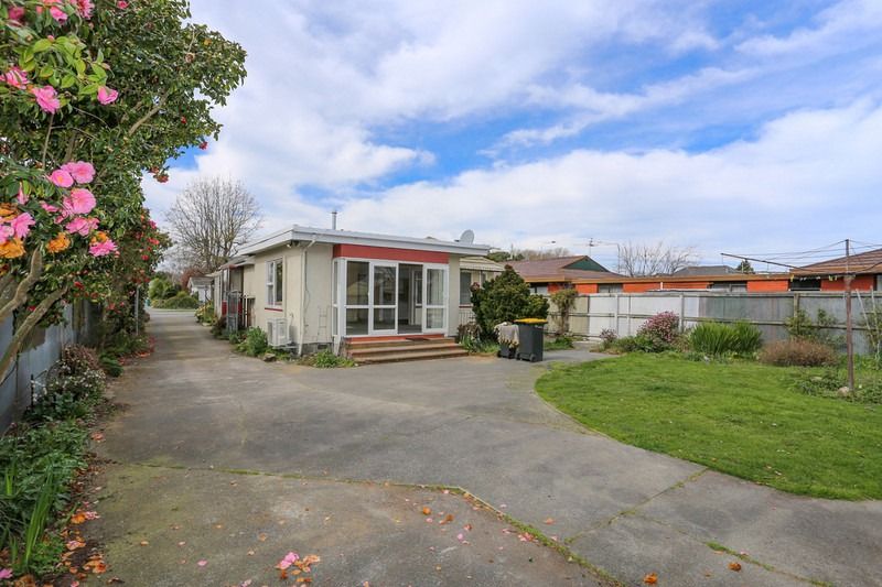 ILAM - 5 BEDROOM, 2 BATHROOM, GAS FIRE + HEAT PUMP, NEXT TO SUSHI BALL HOUSE! - Widok 2