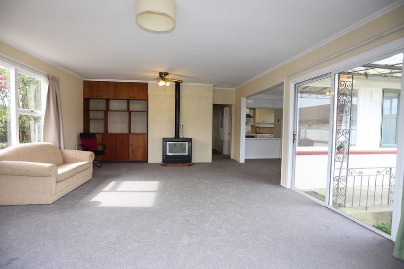 ILAM - 5 BEDROOM, 2 BATHROOM, GAS FIRE + HEAT PUMP, NEXT TO SUSHI BALL HOUSE! - Widok 4
