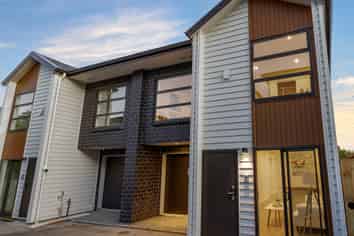 12A Holland Avenue, Point England