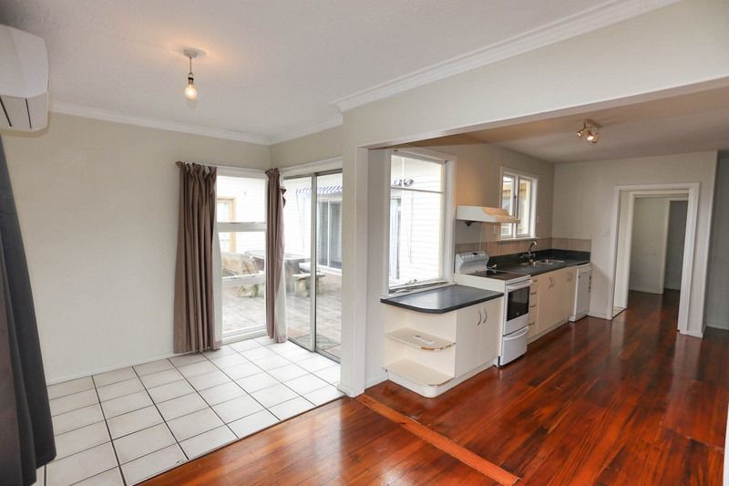 ILAM - 6 BEDROOMS, 2 BATHROOMS, 2 HEAT PUMPS, GARAGE - Bild 4
