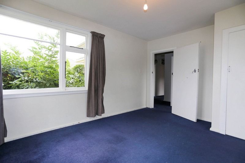 ILAM - 6 BEDROOMS, 2 BATHROOMS, 2 HEAT PUMPS, GARAGE - Fler