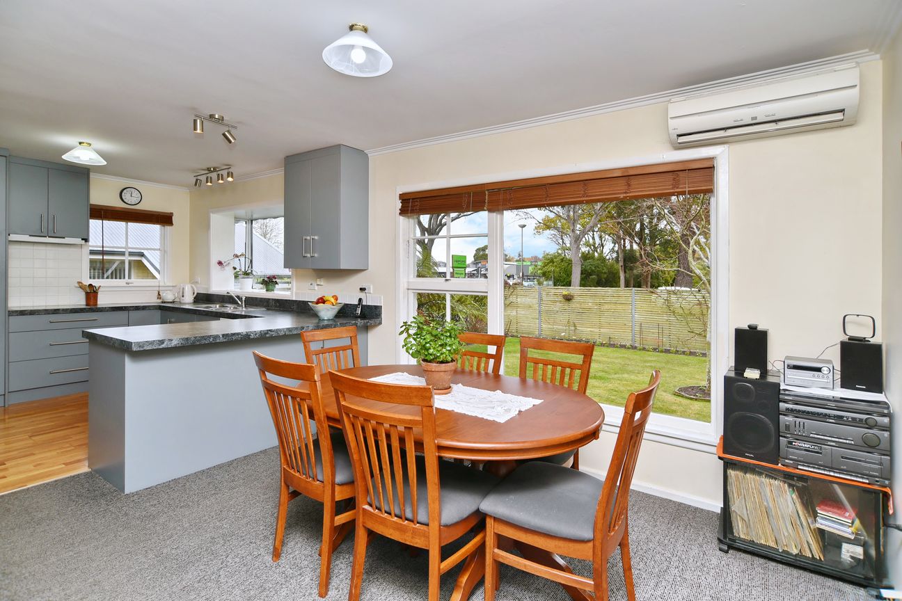 Family Living with Future Potential - Vista 6