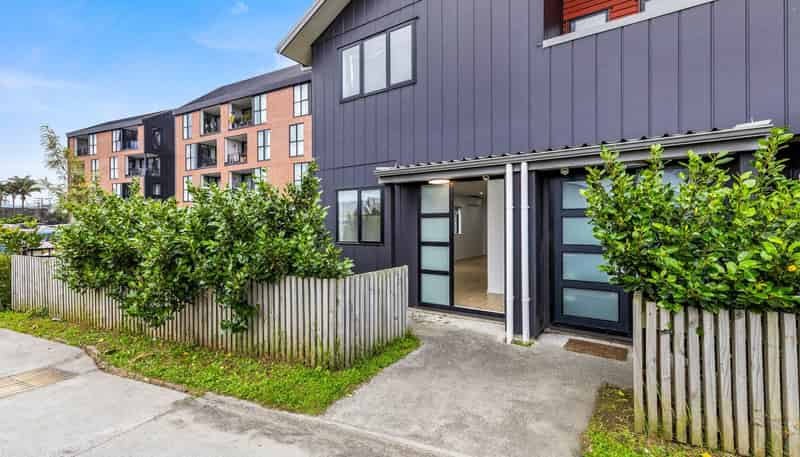 4 Eileen Newey Place, Henderson
