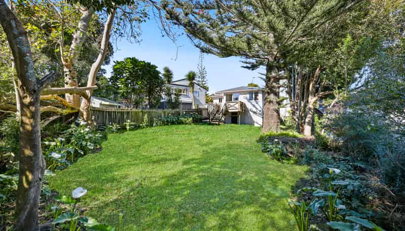 16 Parrs Cross Road, Henderson