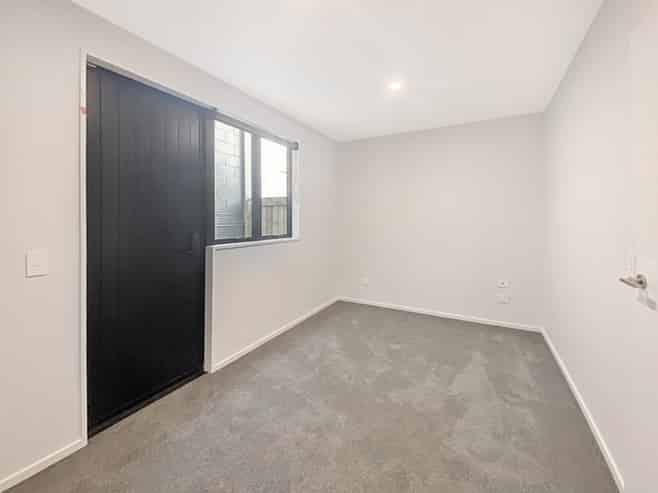 1/317 Lincoln Road , Addington